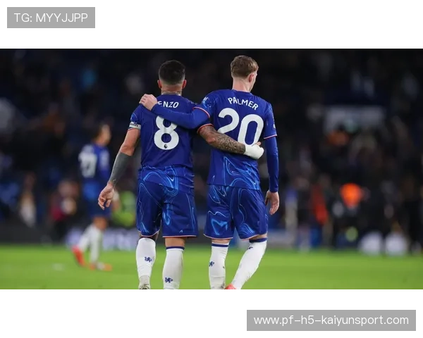 切尔西高位逼抢制造机会,帕尔默推射被封住 切尔西高位逼抢制造机会,帕尔默推射被封住