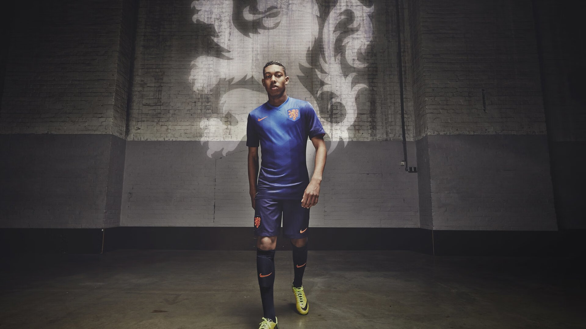 五大联赛是否更多利用门将启动边路推进,五大联赛的规则